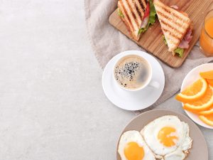 petit-dejeuner-sain-table